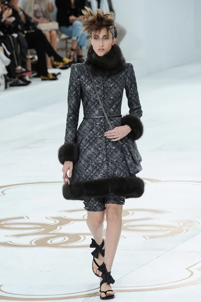 Look 7